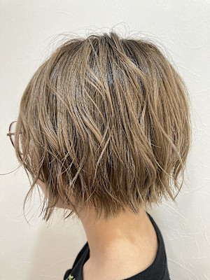 ライトベージュカラー