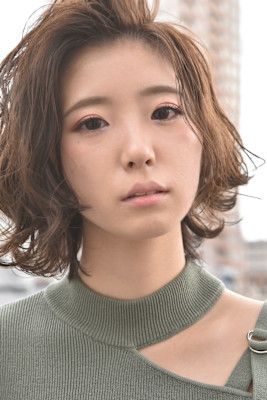 カールウルフベージュ