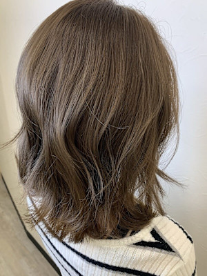 肩につく外ハネ