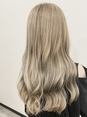 ホワイトベージュ