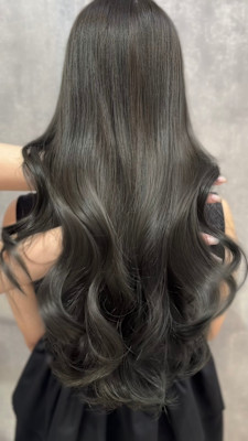 オリーブグレージュ