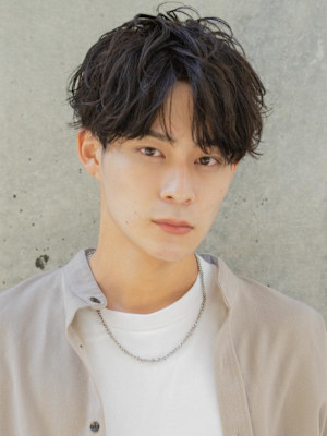 アップバングマッシュ