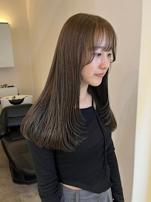 オリーブベージュ