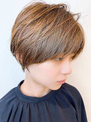 小顔に見せるショート