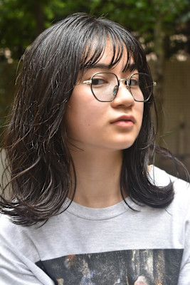 ナチュラルブラックで小顔外ハネ