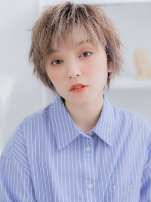 フレンチカジュアルくせ毛風マッシュパーマ　ホワイトブロンド