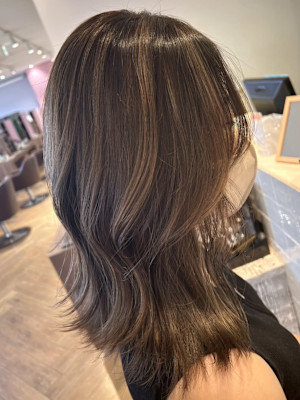 ミディアムレイヤー　ハイライト　白髪ぼかし　20代30代