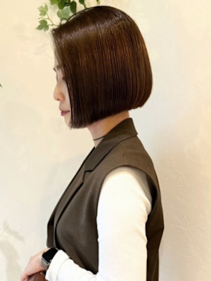 ブラウンカラー　髪質改善　ワンレンボブ　30代　艶カラー