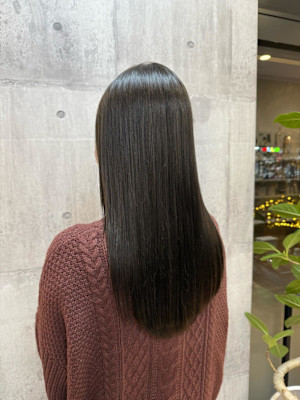 オリーブグレージュ