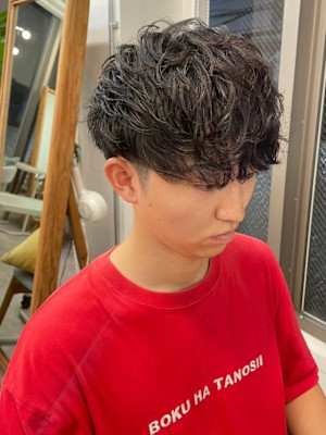 マッシュ　ツーブロック　ニュアンスパーマ　刈り上げ　町田駅