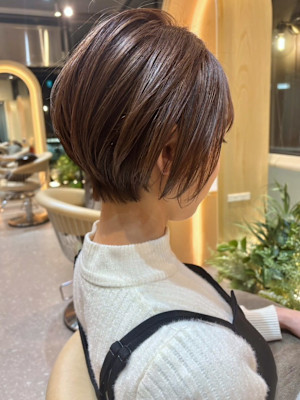 レイヤーボブ　前下がり　顔周りレイヤー　簡単スタイリング