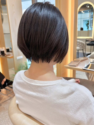 暗髪グレージュ　レイヤーボブ　艶カラー　髪質改善