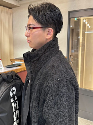 ツーブロック　サイドパート　ビジネスショート　30代