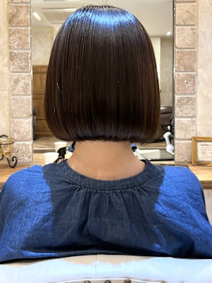 髪質改善　縮毛矯正　艶髪グレージュ　内巻きぱつっとボブ