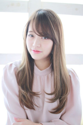 ロングレイヤー/透明感/ナチュラルベージュ/艶髪