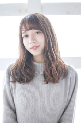 ナチュラルブラウン/ゆるふわ巻き/斜めバング