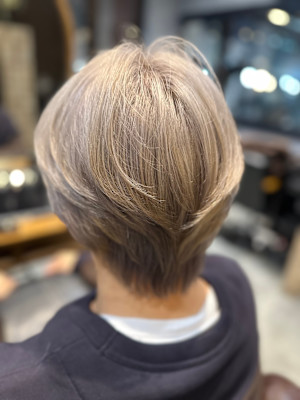 ホワイトグレージュメンズヘア