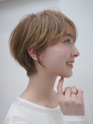 ハイトーンくびれショートシースルーバング