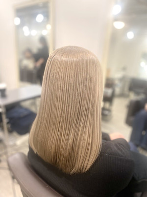 くすみベージュカラー