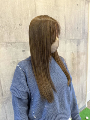 オリーブベージュ