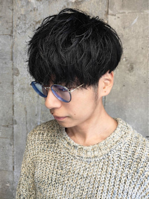 ツーブロック　マッシュ　黒髪　束感