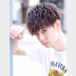 刈り上げ ツーブロック スパイラルマッシュ黒髪