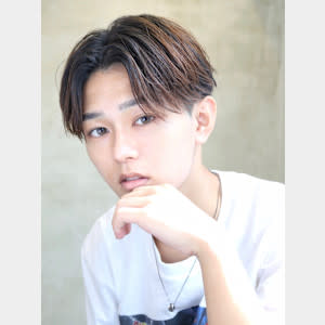 ナチュラルセンターパート ニュアンスパーマ 刈り上げ