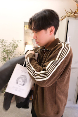 【Look at】クリームパーマニュアンスセンターパート