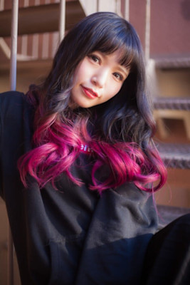 暗髪×ピンクヴァイオレット