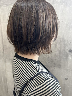レイヤーボブ／くすみベージュ