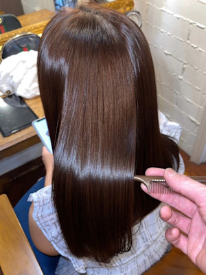 ショコラブラウン　髪質改善トリートメント　ダメージレスカラー