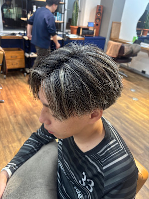 【新規メンズ・スタイリスト限定】ハイライト＋カット