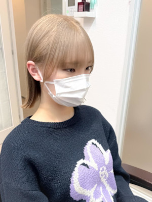 切りっぱなし/ぱつっとボブ/外ハネボブ/ブリーチカラー