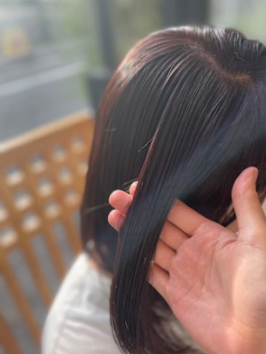 ダークチェリーレッド