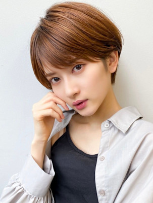 大人可愛い韓国風ショートウルフ前髪あり透明感カラーひし形