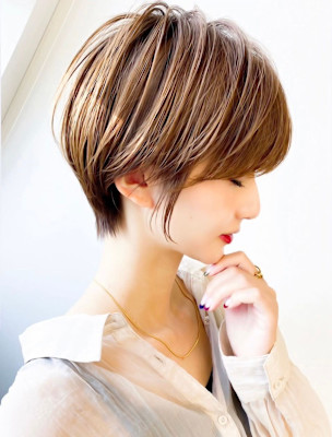 韓国風ウルフレイヤーカット小顔ひし形ミルクティーベージュ