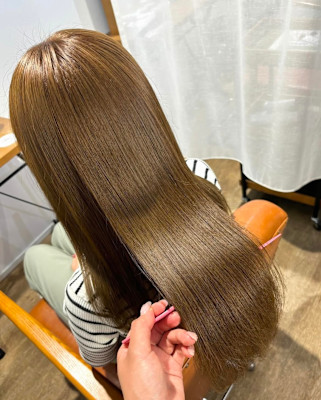 髪質改善トリートメントくすみワンカラーロングヘアー