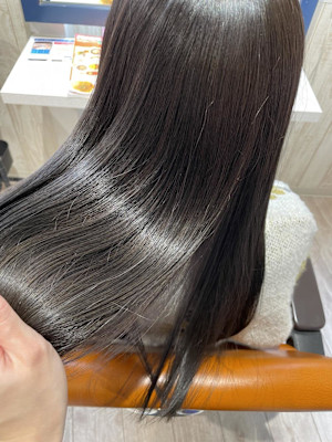 オリーブグレージュ