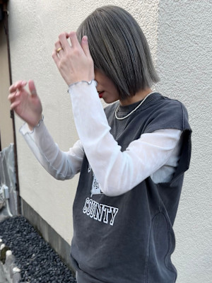 切りっぱなしボブ×グレージュ
