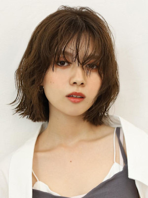 浮遊感たっぷりの無造作ボブ