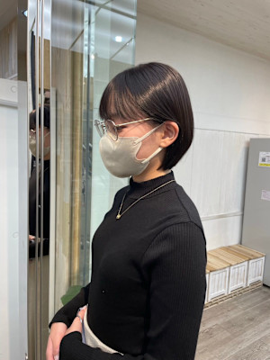 レイヤーカット　アッシュ　グレージュ　ブリーチなしカラー