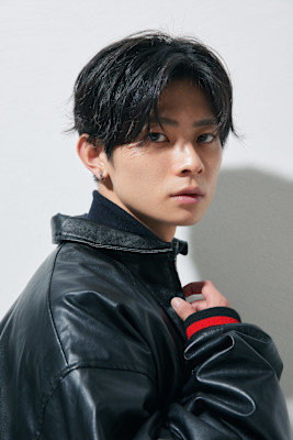 黒髪センターパート　パーマ【新宿/新宿駅】