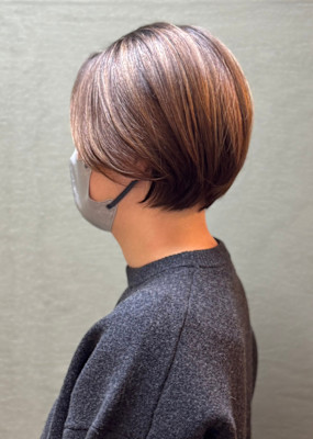 大人ボブ　白髪ぼかしハイライト