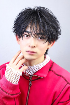 シースルーフェザーショート