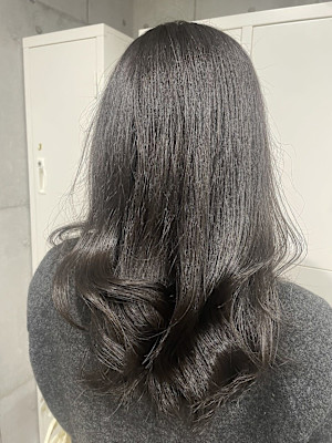 透明感のあるグレージュカラー