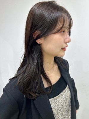 韓国風ヘア　グレージュカラー　顔周りレイヤー　透明感カラー