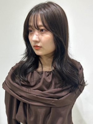 顔周りレイヤー　韓国風ヘア　シースルーバング　ベージュカラー