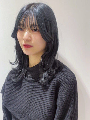 ブルーグレー　寒色系カラー　顔周りレイヤー　韓国風ゆる巻き