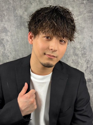 スペインカール風重めマッシュヘア