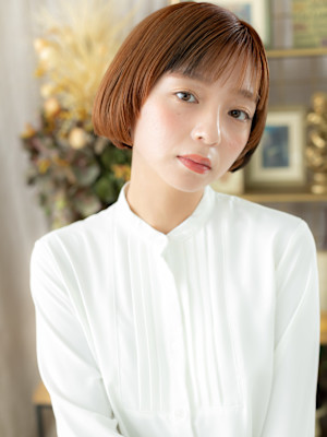 フェイスフレーミング前下がり小顔ミニボブ　刈上げボブ